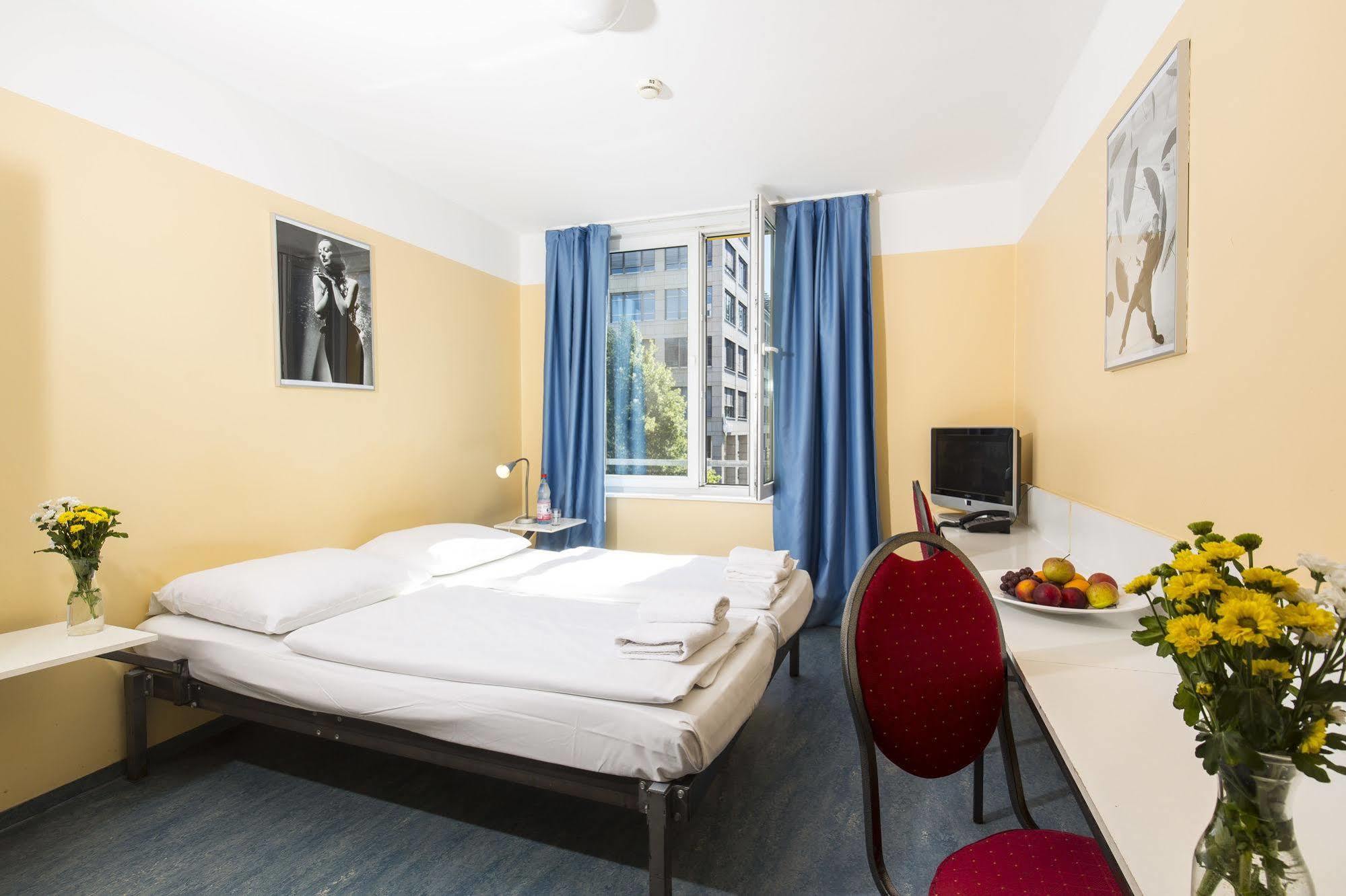 Pegasus Hostel Berlin Exteriör bild